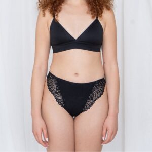lacy string menstruatieondergoed